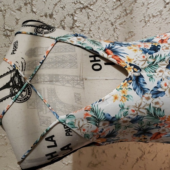 Summer dress - Picture 4 of 6